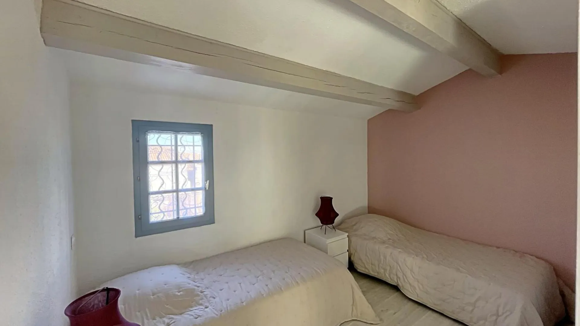 Appartement 4 Pers Avec Climatisation Et Parking Prive A Saintes-Maries-De-La-Mer - Fr-1-475-191